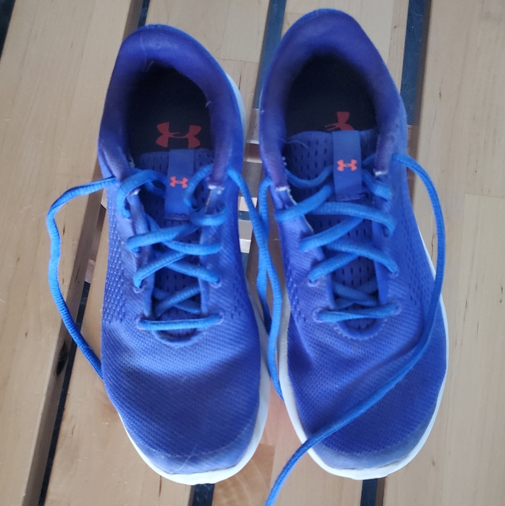 Under armour shoes girls 2y